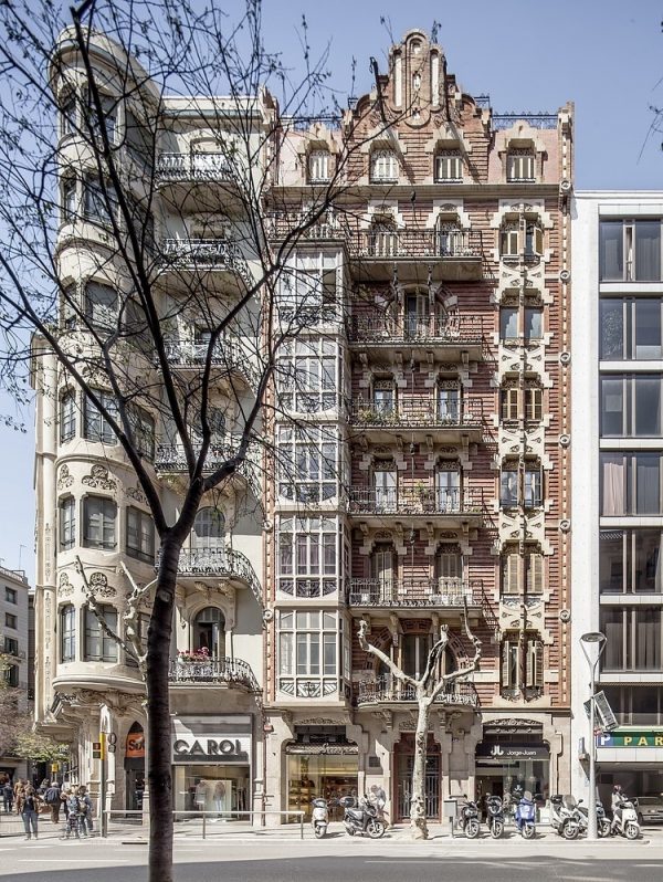Verbouwing historisch appartement in Barcelona