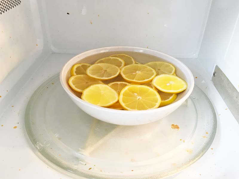vieze geuren magnetron verwijderen citroen