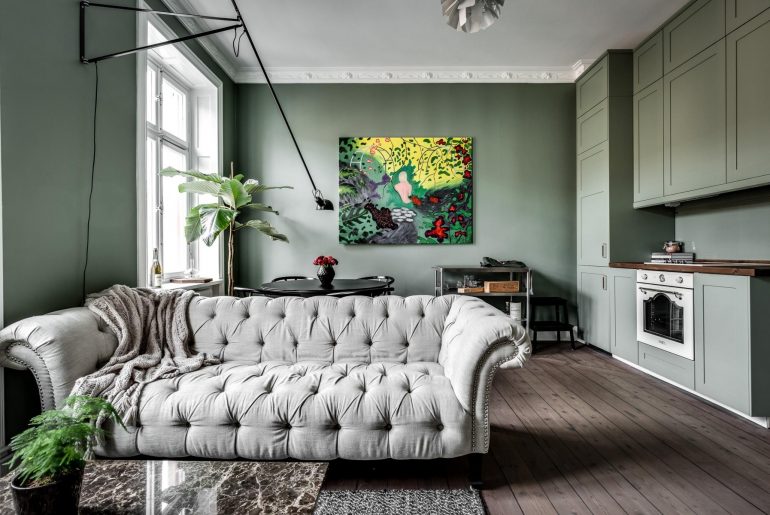 woonkamer ideeen kasten zelfde kleur als muur