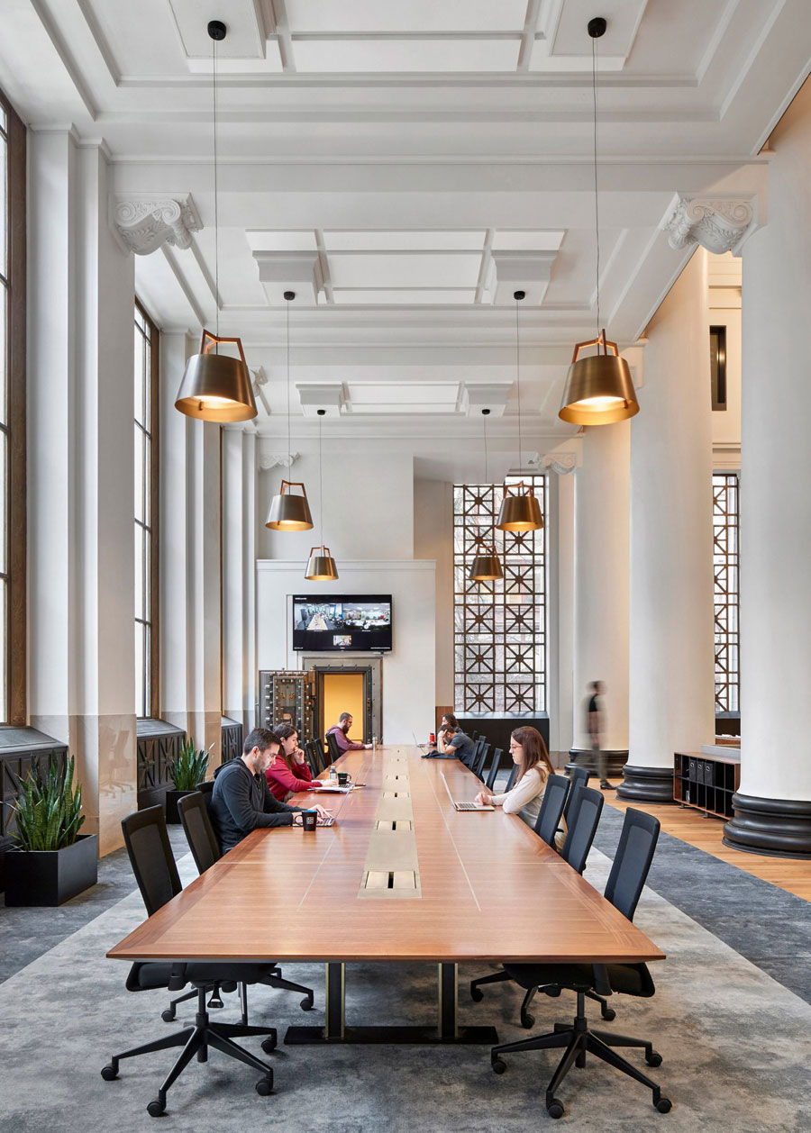 ZGF Architects transformeert het historische Portland-bankgebouw in het kantoor van technologiebedrijf Expensify