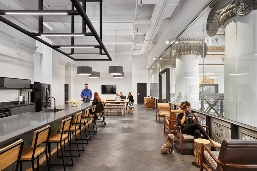 ZGF Architects transformeert het historische Portland-bankgebouw in het kantoor van technologiebedrijf Expensify