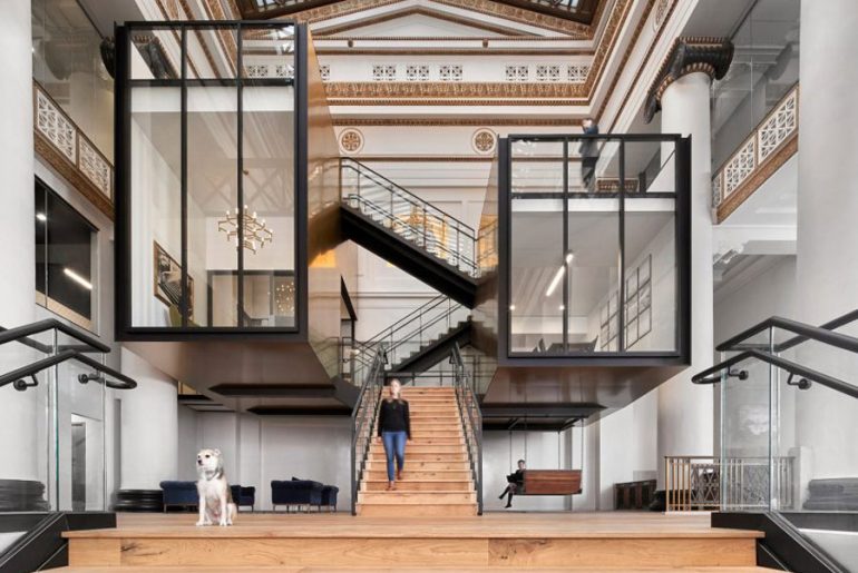 ZGF Architects transformeert het historische Portland-bankgebouw in het kantoor van technologiebedrijf Expensify