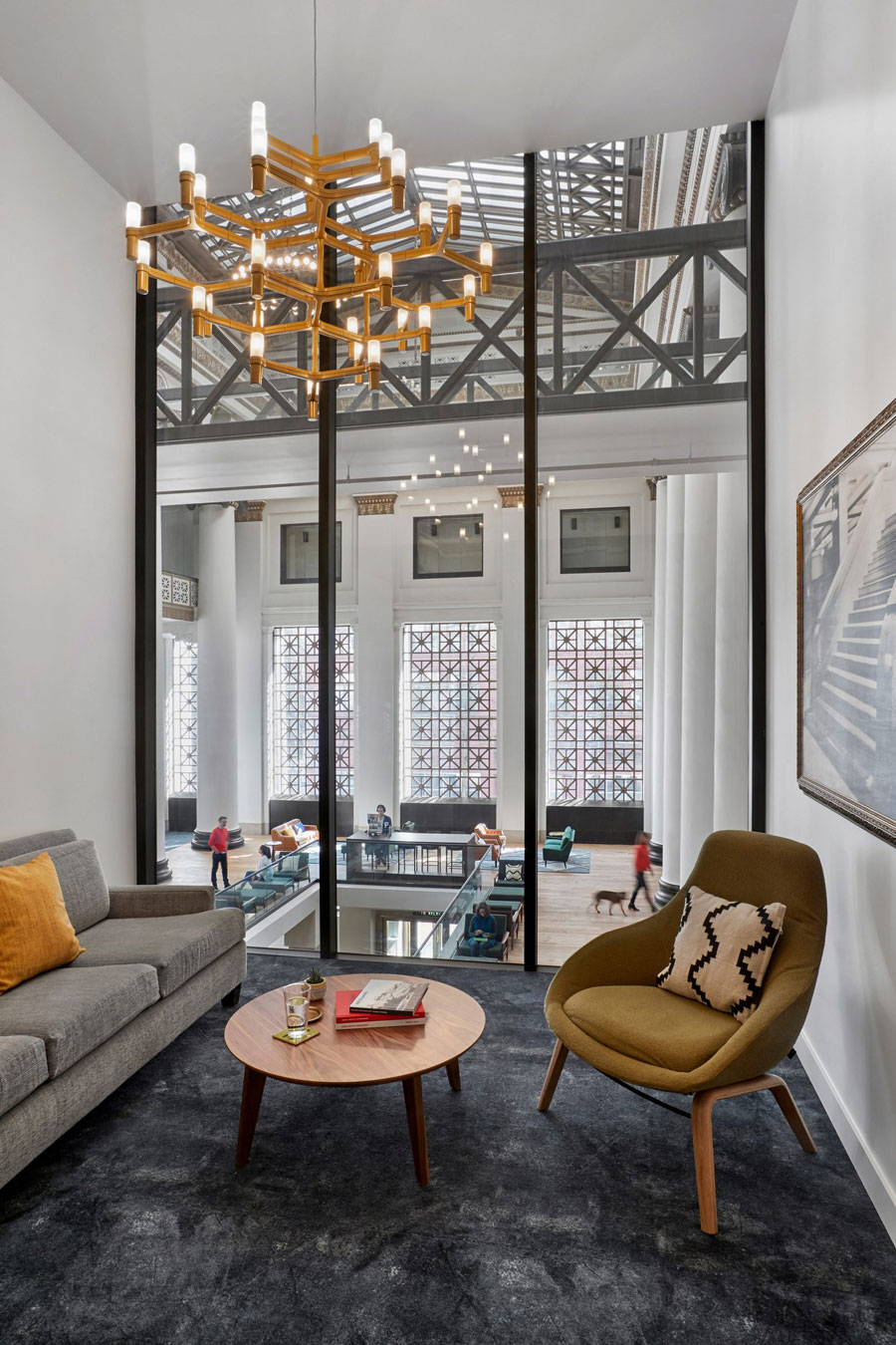 ZGF Architects transformeert het historische Portland-bankgebouw in het kantoor van technologiebedrijf Expensify